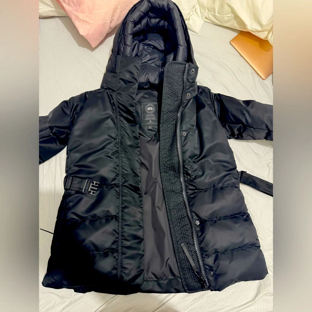 Canada goose jacket that’s Perfect condition only worn once. size medium 195/92A - Picture 1 of 2